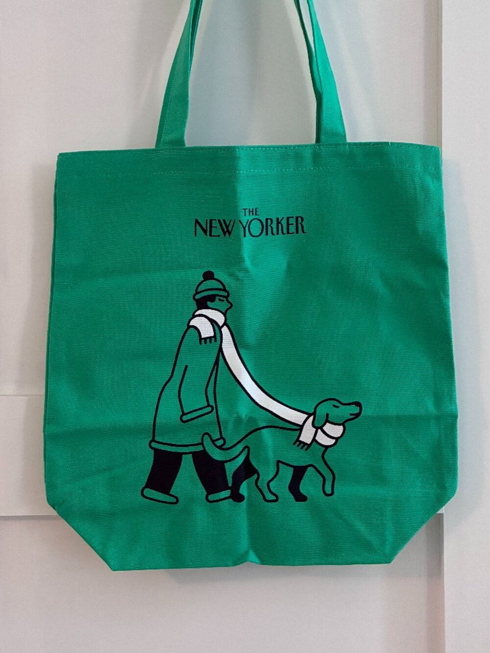 The New Yorker Tote Bag Green Dogs